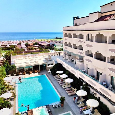 Hotel Derby Exclusive Milano Marittima Buitenkant foto